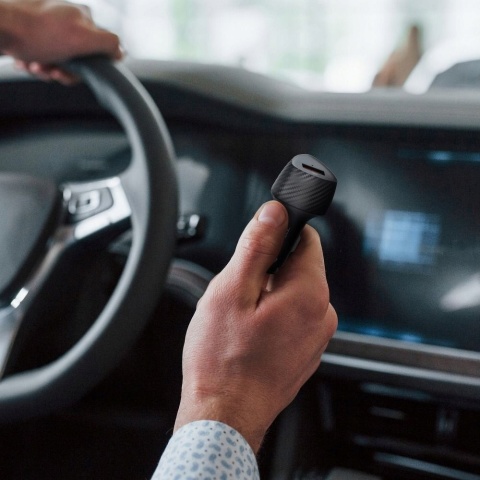 Ładowarka samochodowa Forcell F-Energy Carbon USB A QC3.0 3A 18W CC50-1A czarna