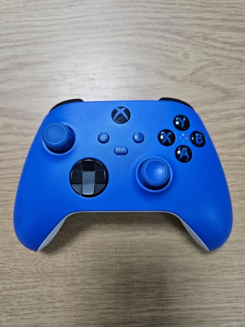 Oryginalny Pad Microsoft Xbox Sereis S/X Niebieski Używany