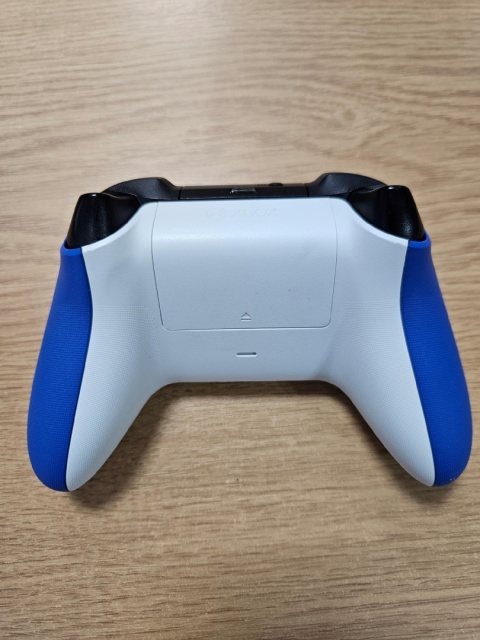 Oryginalny Pad Microsoft Xbox Sereis S/X Niebieski Używany