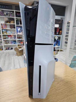 Konsola Playstation 5 PS5 Slim z napędem 1 TB Używana