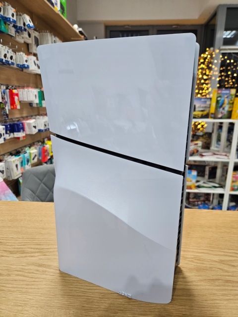 Konsola Playstation 5 PS5 Slim z napędem 1 TB Używana