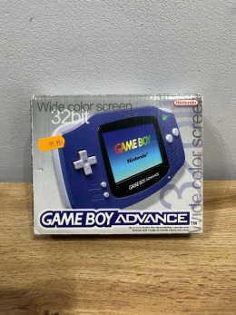 Konsola Gameboy Advance + Akcesoria Używana