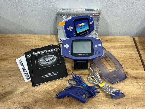 Konsola Gameboy Advance + Akcesoria Używana
