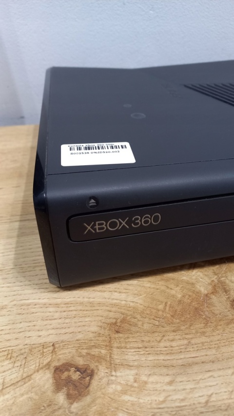 Konsola Xbox 360 Slim Używana