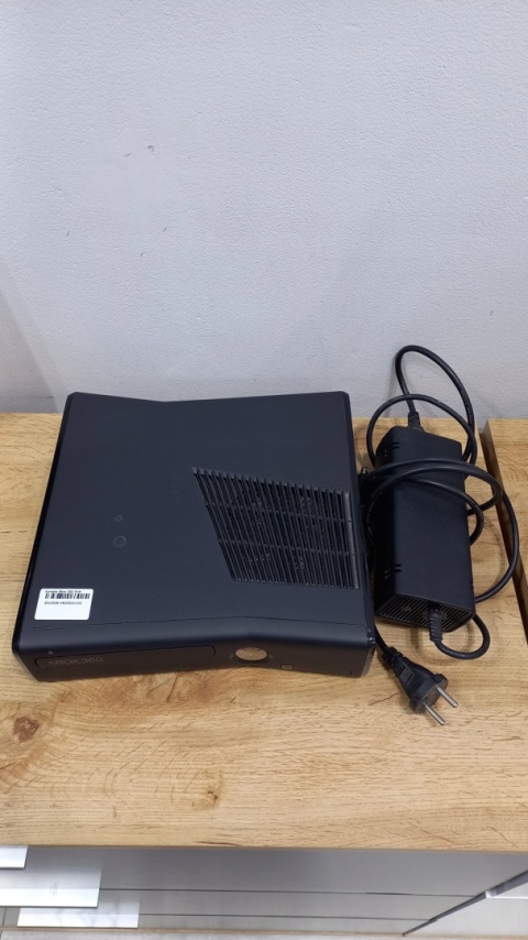 Konsola Xbox 360 Slim Używana