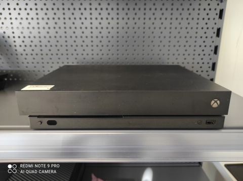 Konsola Microsoft Xbox One X 1TB Czarna Używana