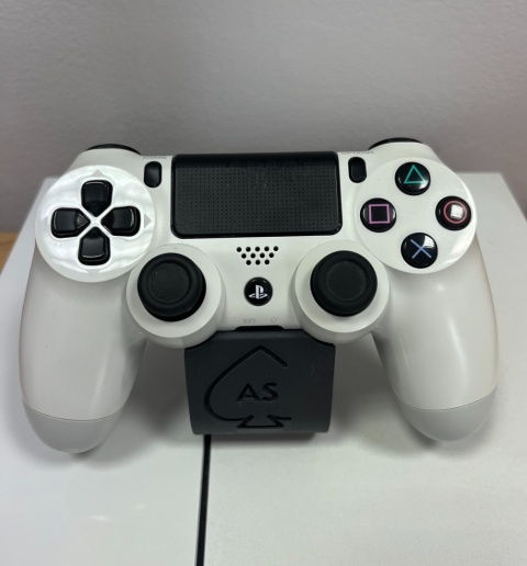 Konsola PlayStation 4 FAT 500 GB Biała + Pad PS4 Dualshock Biały Używana Konsola PlayStation 4 FAT 500 GB Biała + Pad PS4 Dualshock Biały Używana