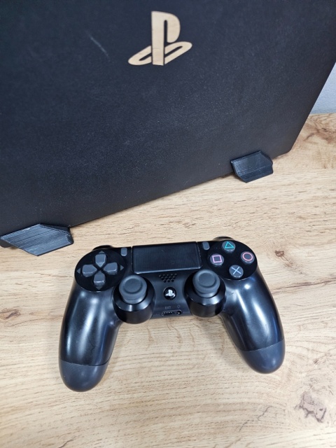Konsola PlayStation 4 Pro 1 TB + Oryginalny Pad DualShock 4 | Używana Konsola PlayStation 4 Pro 1 TB + Oryginalny Pad DualShock 4 | Używana