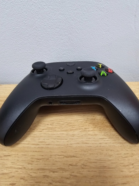Kontroler Pad Xbox Series Carbon Black Bezprzewodowy | Z pudełkiem Używany Kontroler Pad Xbox Series Carbon Black Bezprzewodowy | Z pudełkiem Używany