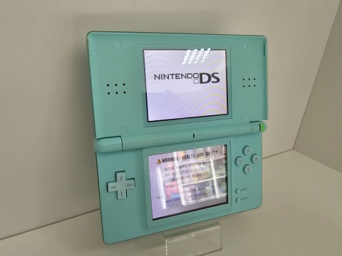 Konsola Nintendo DS Lite Turkusowa + Karta R4 Używana Konsola Nintendo DS Lite Turkusowa + Karta R4 Używana