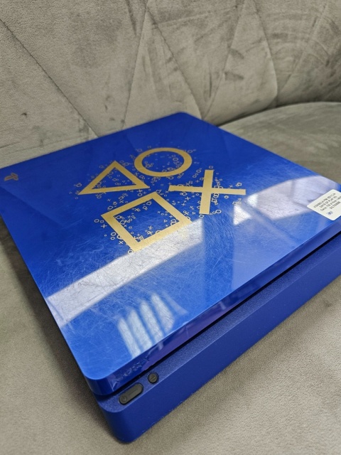 Konsola PlayStation 4 Slim Days of Play Special Edition 500 GB + Pad PS4 Dualshock Days of Play Używana Konsola PlayStation 4 Slim Days of Play Special Edition 500 GB + Pad PS4 Dualshock Days of Play Używana